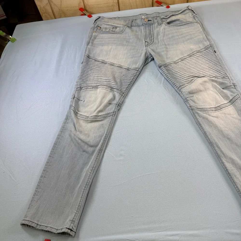 True Religion Rocco Relaxed Skinny Moto Jeans Mens 42 Light Wash Blue 102683